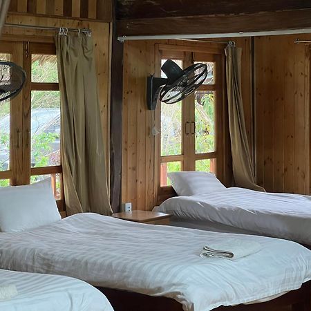 Tom'S Du Gia Homestay Lang Cac Bagian luar foto